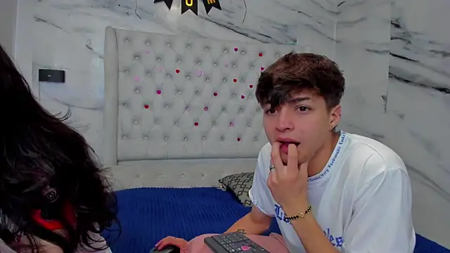 Ari and Storm online show from 05-09-26, 04:56