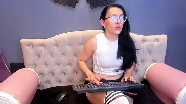 Scarlett 14  online show from 03-12-26, 03:12