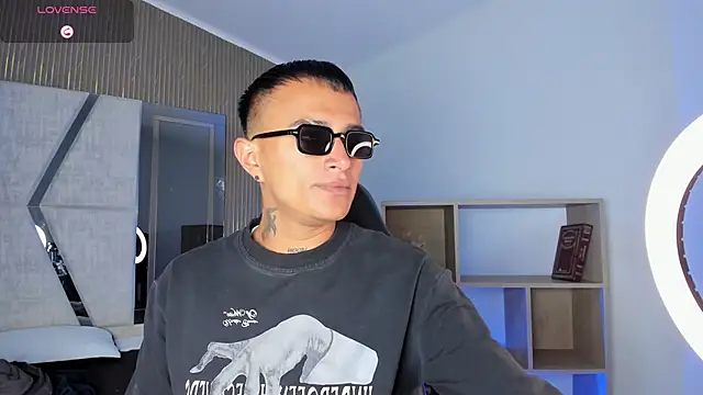 Snapshot of LiamDeep chatting on 02-20-26, 08:31 LiamDeep online show from 02-20-26, 08:31