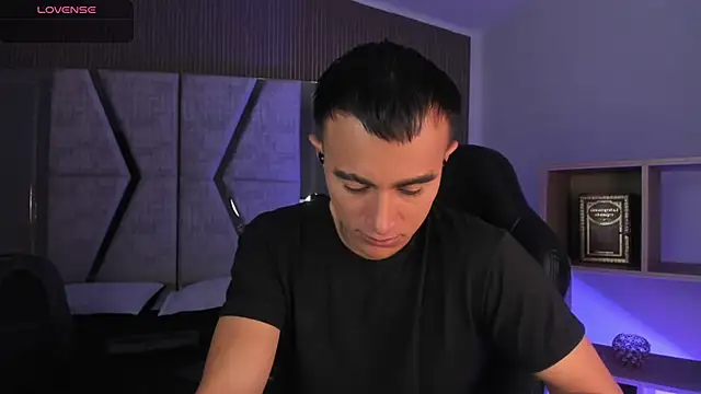 Snapshot of LiamDeep chatting on 02-21-26, 10:00 LiamDeep online show from 02-21-26, 10:00