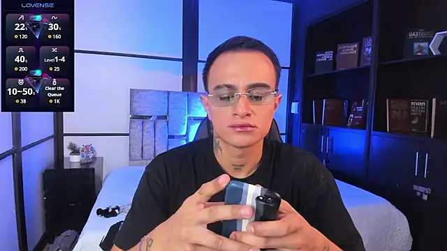 Snapshot of LiamDeep chatting on 03-04-26, 08:37 LiamDeep online show from 03-04-26, 08:37