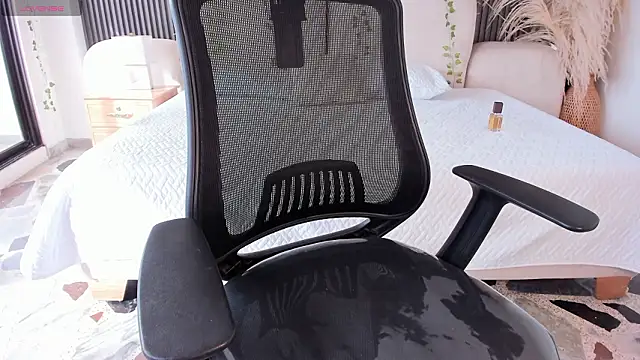 Snapshot of LiamDeep chatting on 03-08-26, 09:18 LiamDeep online show from 03-08-26, 09:18