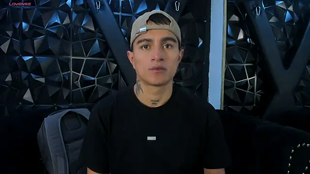 Snapshot of LiamDeep chatting on 03-20-26, 08:14 LiamDeep online show from 03-20-26, 08:14