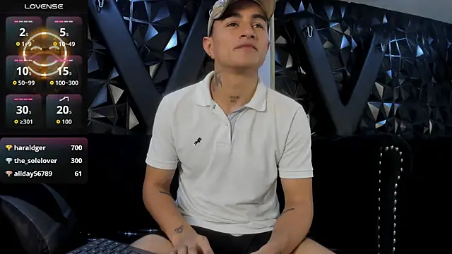 Snapshot of LiamDeep chatting on 03-21-26, 08:34 LiamDeep online show from 03-21-26, 08:34