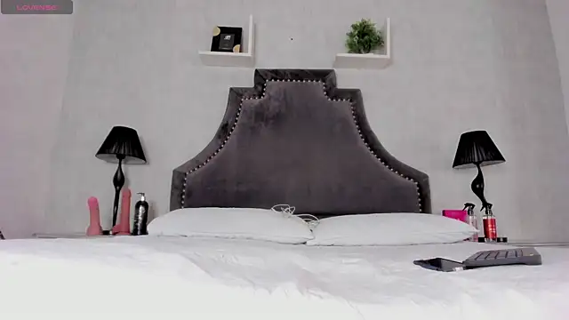 Snapshot of LiamDeep chatting on 03-28-26, 08:30 LiamDeep online show from 03-28-26, 08:30