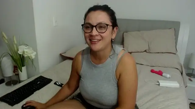 sophie lopez1 online show from 12-19-25, 03:46