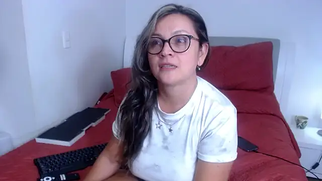 Snapshot of sophie_lopez1 chatting on 03-01-26, 02:57 sophie lopez1 online show from 03-01-26, 02:57