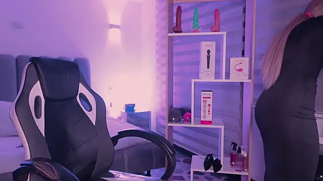 SkyThompson online show from 12-21-25, 05:25