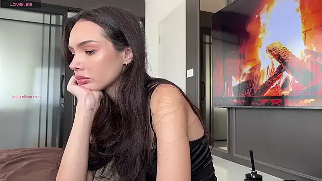 elisonni  online show from 11-17-25, 04:40