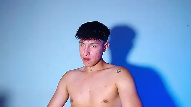 Snapshot of rowanbigboy23 chatting on 02-13-26, 12:39 rowanbigboy23 online show from 02-13-26, 12:39