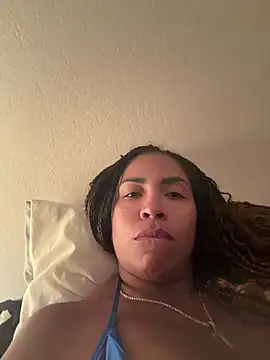 Snapshot of bobbiebbb chatting on 05-21-26, 06:42 bobbiebbb online show from 05-21-26, 06:42