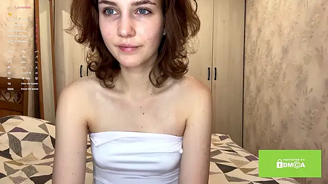 lady linaa online show from 10-24-25, 04:03