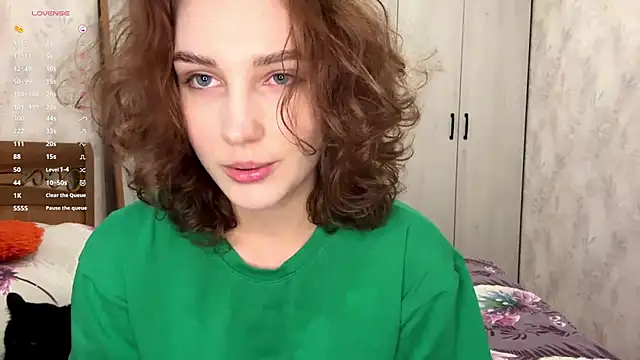 lady linaa online show from 10-25-25, 06:13