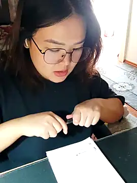 Snapshot of Innogin chatting on 10-31-25, 06:03 Innogin online show from 10-31-25, 06:03