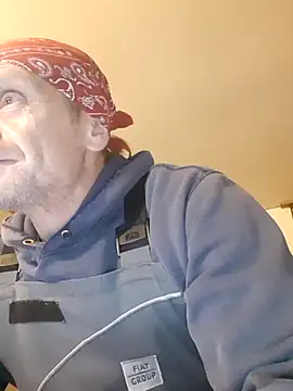 Snapshot of Kuba_Gd chatting on 12-18-24, 10:46 Kuba Gd online show from 12-18-24, 10:46