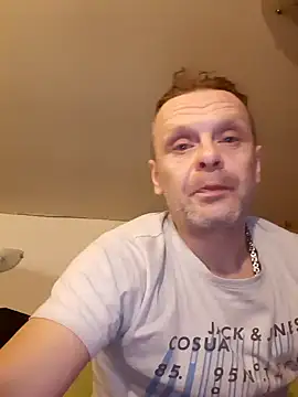 Snapshot of Kuba_Gd chatting on 01-11-25, 02:04 Kuba Gd online show from 01-11-25, 02:04