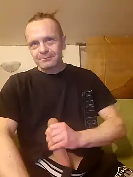 Snapshot of Kuba_Gd chatting on 01-19-25, 10:06 Kuba Gd online show from 01-19-25, 10:06