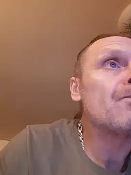 Snapshot of Kuba_Gd chatting on 02-01-25, 06:40 Kuba Gd online show from 02-01-25, 06:40