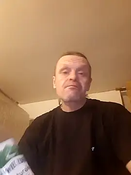 Snapshot of Kuba_Gd chatting on 02-05-25, 07:42 Kuba Gd online show from 02-05-25, 07:42