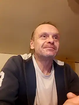 Snapshot of Kuba_Gd chatting on 02-12-25, 02:45 Kuba Gd online show from 02-12-25, 02:45