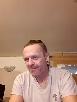 Snapshot of Kuba_Gd chatting on 02-12-25, 08:49 Kuba Gd online show from 02-12-25, 08:49