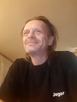 Snapshot of Kuba_Gd chatting on 02-20-25, 10:59 Kuba Gd online show from 02-20-25, 10:59