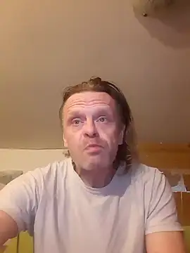 Snapshot of Kuba_Gd chatting on 02-24-25, 06:16 Kuba Gd online show from 02-24-25, 06:16