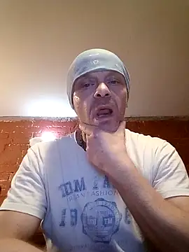 Snapshot of Kuba_Gd chatting on 09-18-25, 01:46 Kuba Gd online show from 09-18-25, 01:46