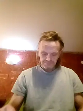 Snapshot of Kuba_Gd chatting on 10-17-25, 04:37 Kuba Gd online show from 10-17-25, 04:37