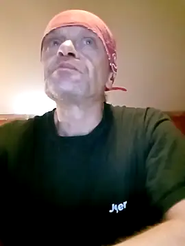 Snapshot of Kuba_Gd chatting on 10-22-25, 12:49 Kuba Gd online show from 10-22-25, 12:49