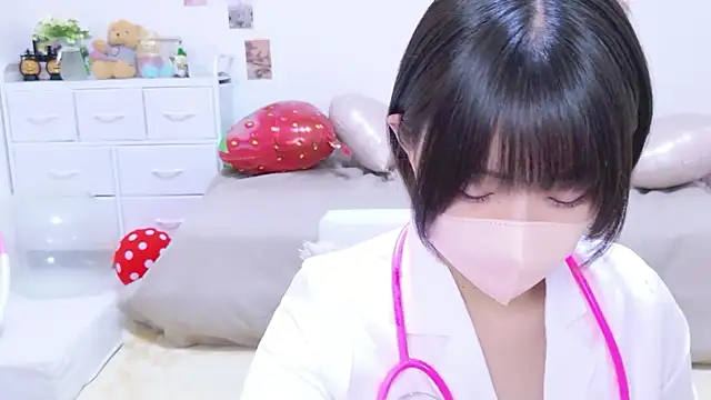 Hinata Sun online show from 04-30-26, 12:44