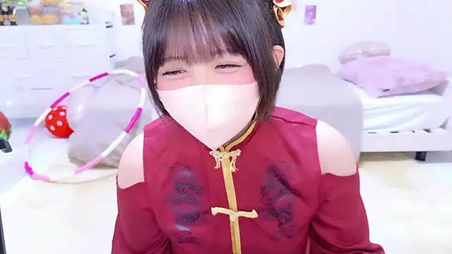 Hinata Sun online show from 05-13-26, 12:02