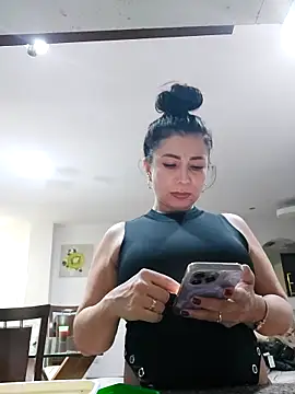 mia mancinii online show from 12-19-25, 01:01