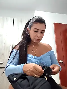 mia mancinii online show from 05-14-26, 01:12
