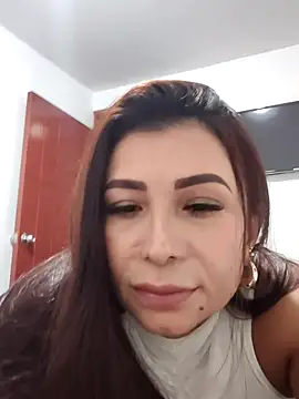 Snapshot of mia_mancinii chatting on 06-27-26, 01:43 mia mancinii online show from 06-27-26, 01:43