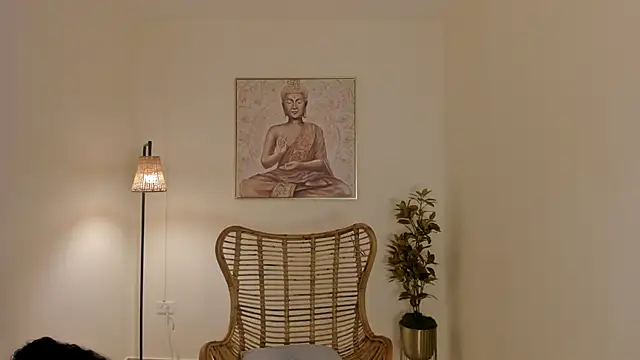 esther sofia online show from 06-18-26, 08:13