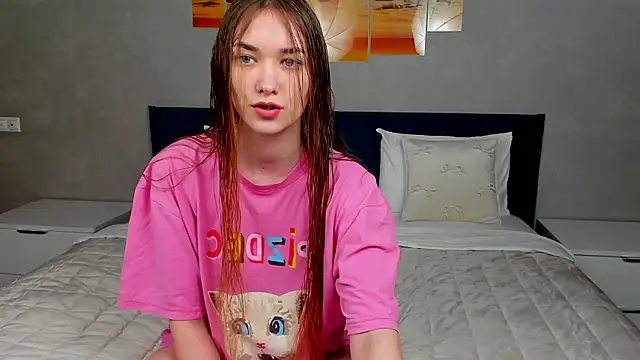 Snapshot of AmadaReine chatting on 02-21-26, 03:18 AmadaReine online show from 02-21-26, 03:18