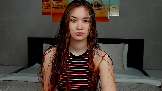 Snapshot of AmadaReine chatting on 02-28-26, 03:51 AmadaReine online show from 02-28-26, 03:51