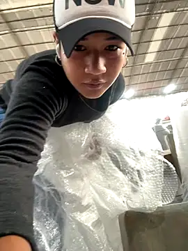 Snapshot of xbigpeach chatting on 10-07-25, 12:46 xbigpeach online show from 10-07-25, 12:46