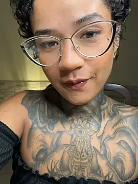 Snapshot of xbigpeach chatting on 01-12-26, 02:17 xbigpeach online show from 01-12-26, 02:17