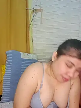 Snapshot of hotlyn45 chatting on 02-15-26, 02:52 hotlyn45 online show from 02-15-26, 02:52
