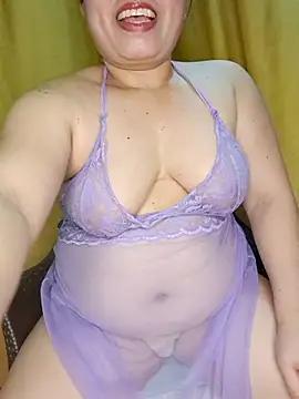 Snapshot of hotlyn45 chatting on 03-07-26, 05:48 hotlyn45 online show from 03-07-26, 05:48