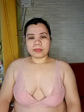 Snapshot of hotlyn45 chatting on 03-09-26, 01:09 hotlyn45 online show from 03-09-26, 01:09