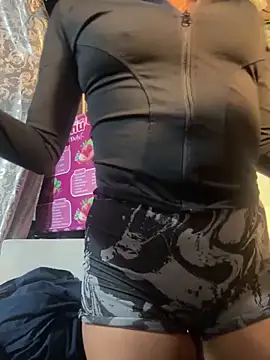 BrunetteBliss69 online show from 05-08-26, 10:48
