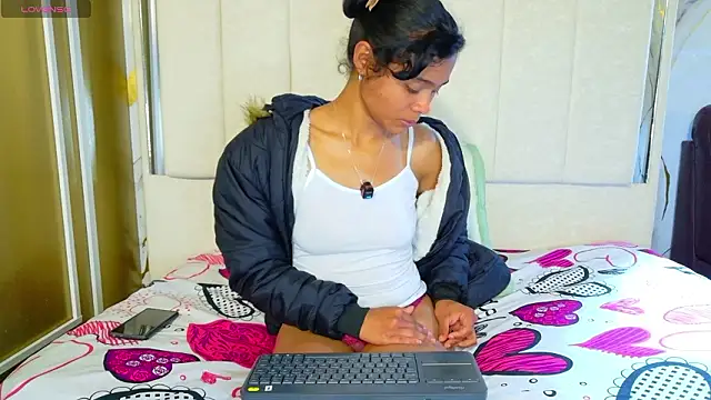 Snapshot of Kristall_06 chatting on 03-12-26, 03:45 Kristall 06 online show from 03-12-26, 03:45