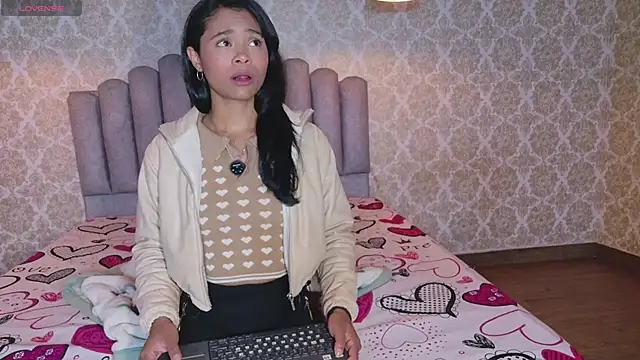 Snapshot of Kristall_06 chatting on 03-15-26, 03:23 Kristall 06 online show from 03-15-26, 03:23