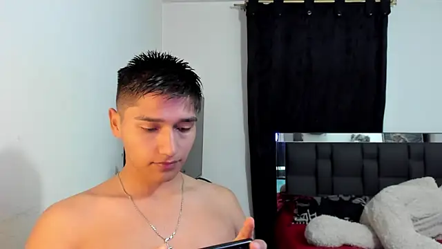 Snapshot of mateo-Esposito chatting on 04-28-26, 01:15 mateo-Esposito online show from 04-28-26, 01:15