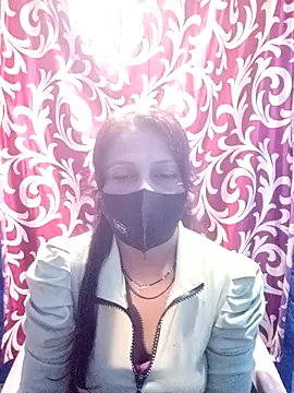 Snapshot of Sexy_Ruby04 chatting on 10-17-25, 06:10 Sexy Ruby04 online show from 10-17-25, 06:10