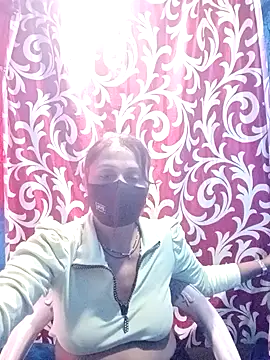 Snapshot of Sexy_Ruby04 chatting on 10-18-25, 09:21 Sexy Ruby04 online show from 10-18-25, 09:21