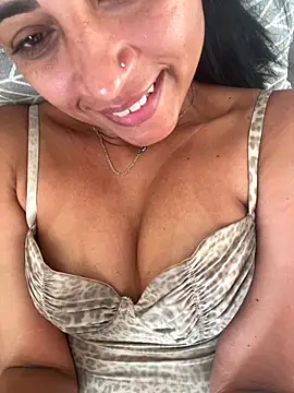 Snapshot of Katianesantos chatting on 09-09-25, 09:42 Katianesantos online show from 09-09-25, 09:42